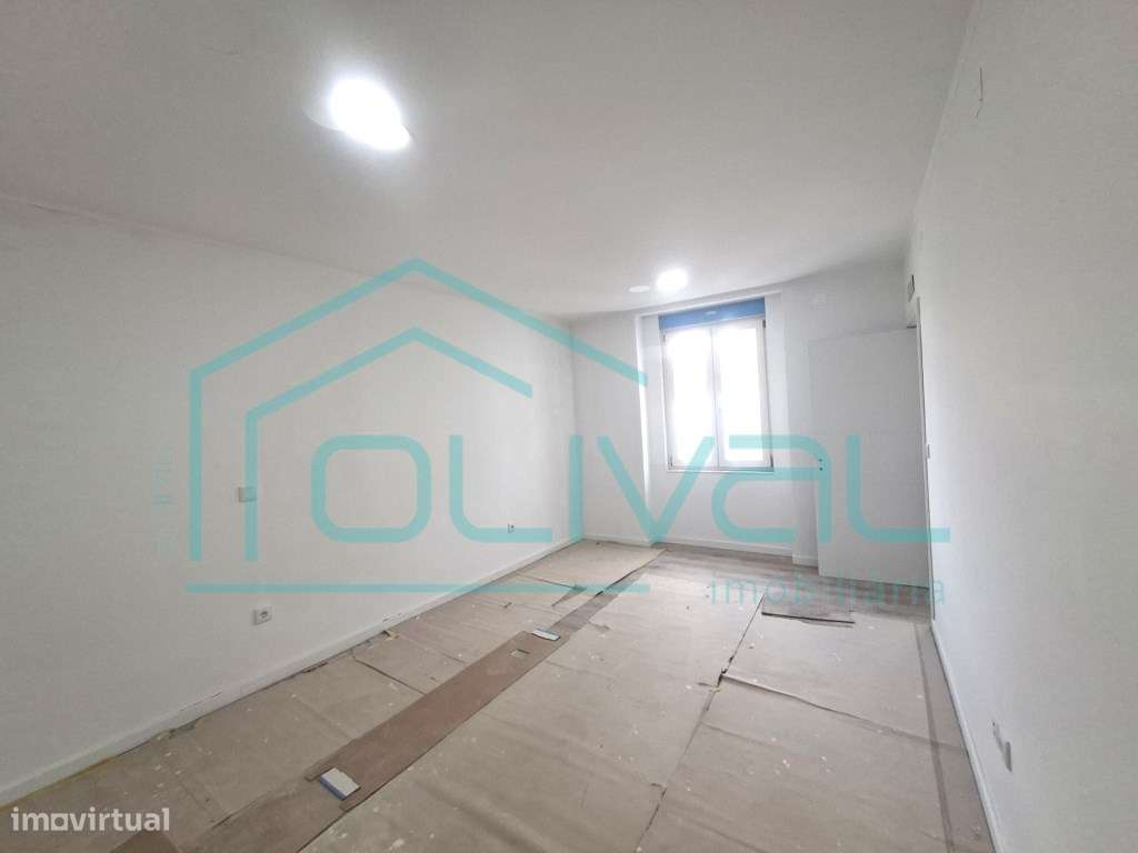 Moradia T3 totalmente remodelada no centro de Salvaterra de Magos-19