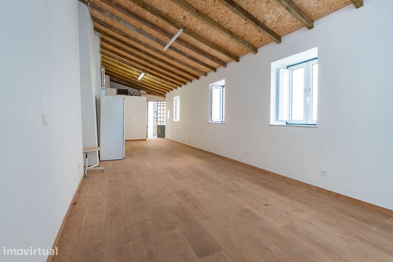 Loft com enorme potencial de transformação-0