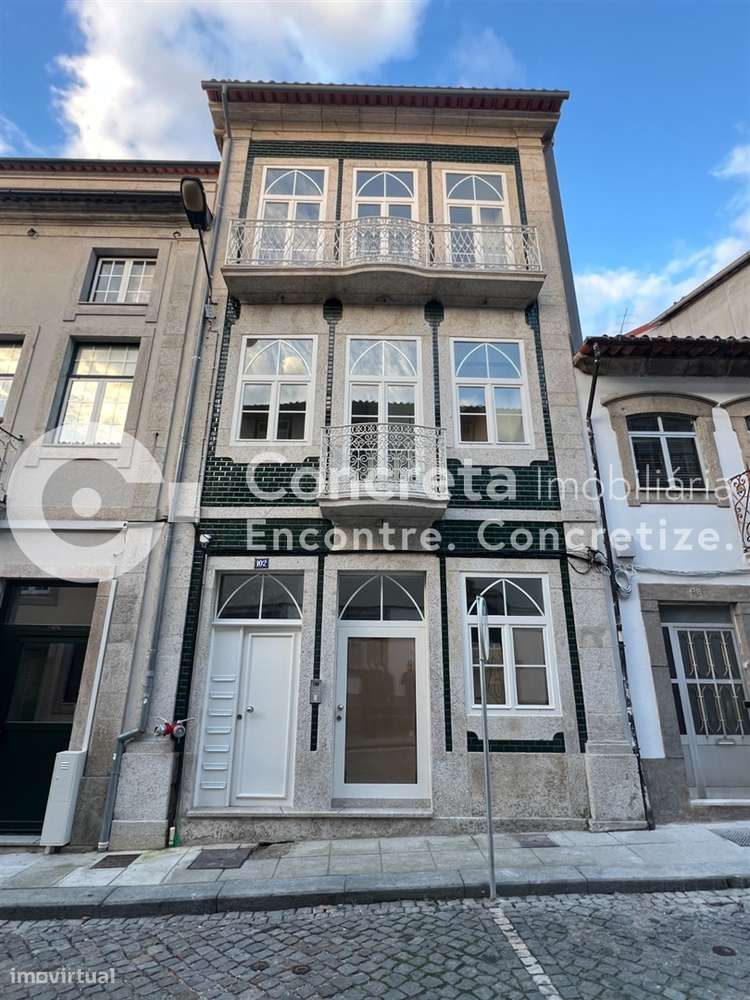 Apartamento T0 novo, mobilado e equipado no centro histórico de Braga-12