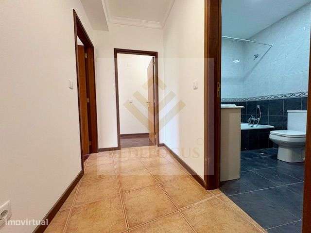 Apartamento T2 em São João de Ver-11
