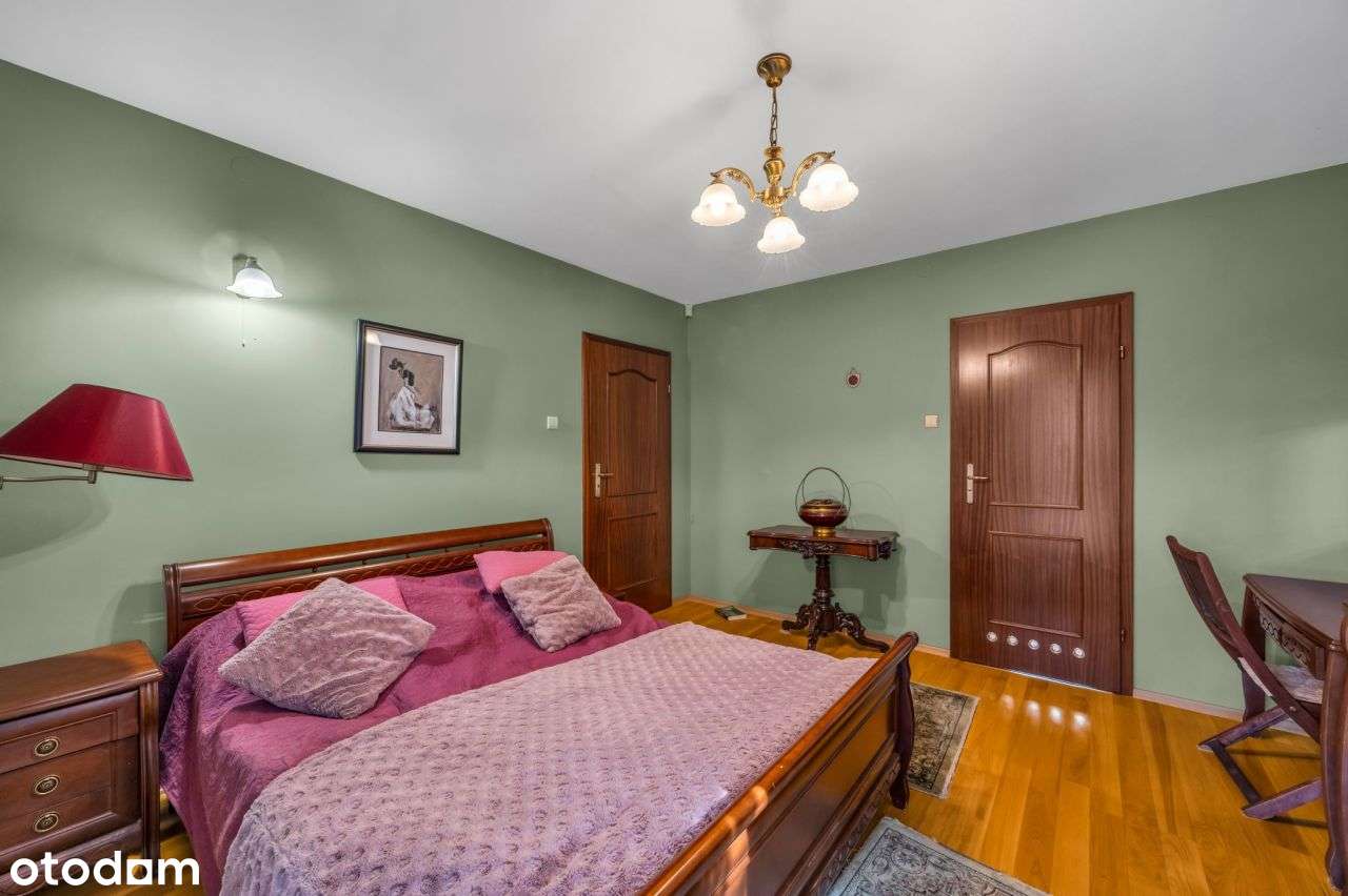 Przestronny dom z zagospodarowaną działką-13