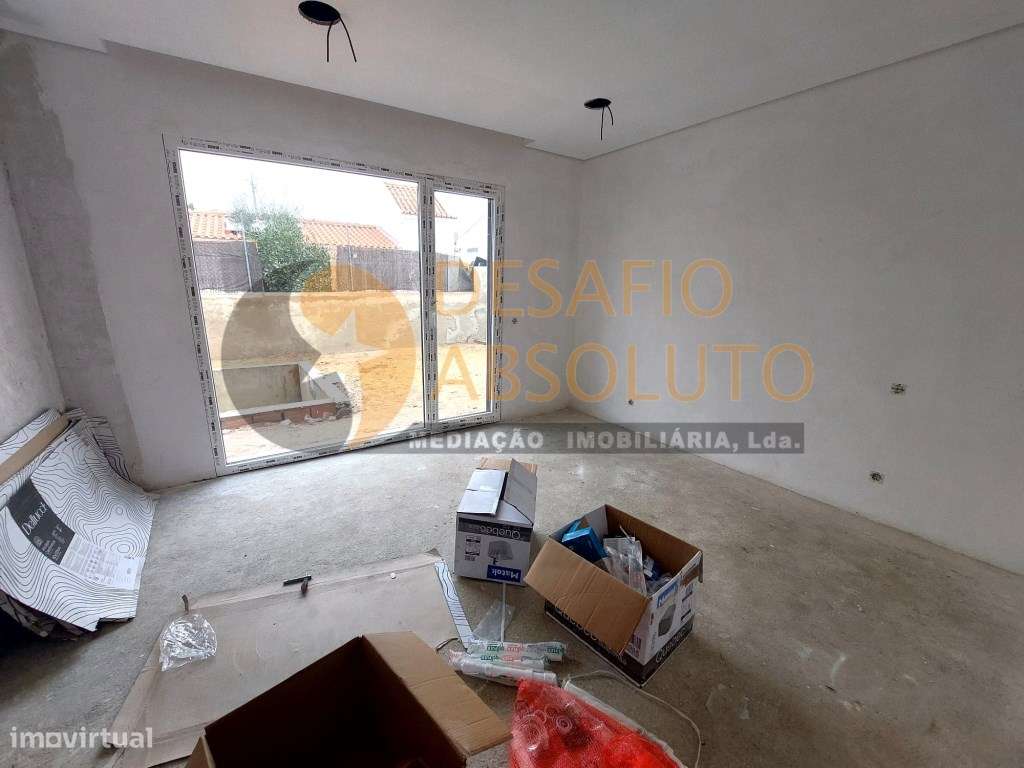 Moradia Isolada Térrea T4, com Piscina e Garagem. Azeitão-21