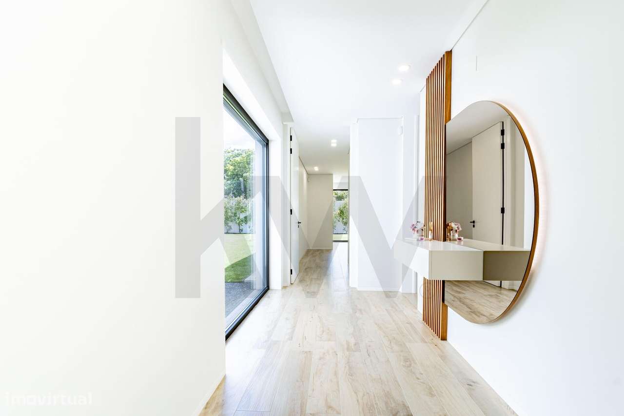 Moradia Térrea de Luxo com Piscina, Onde o Sonho se Torna Realidade-23