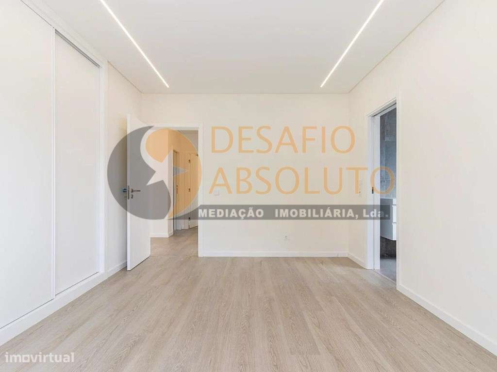 Moradia geminada térrea T1+2-5