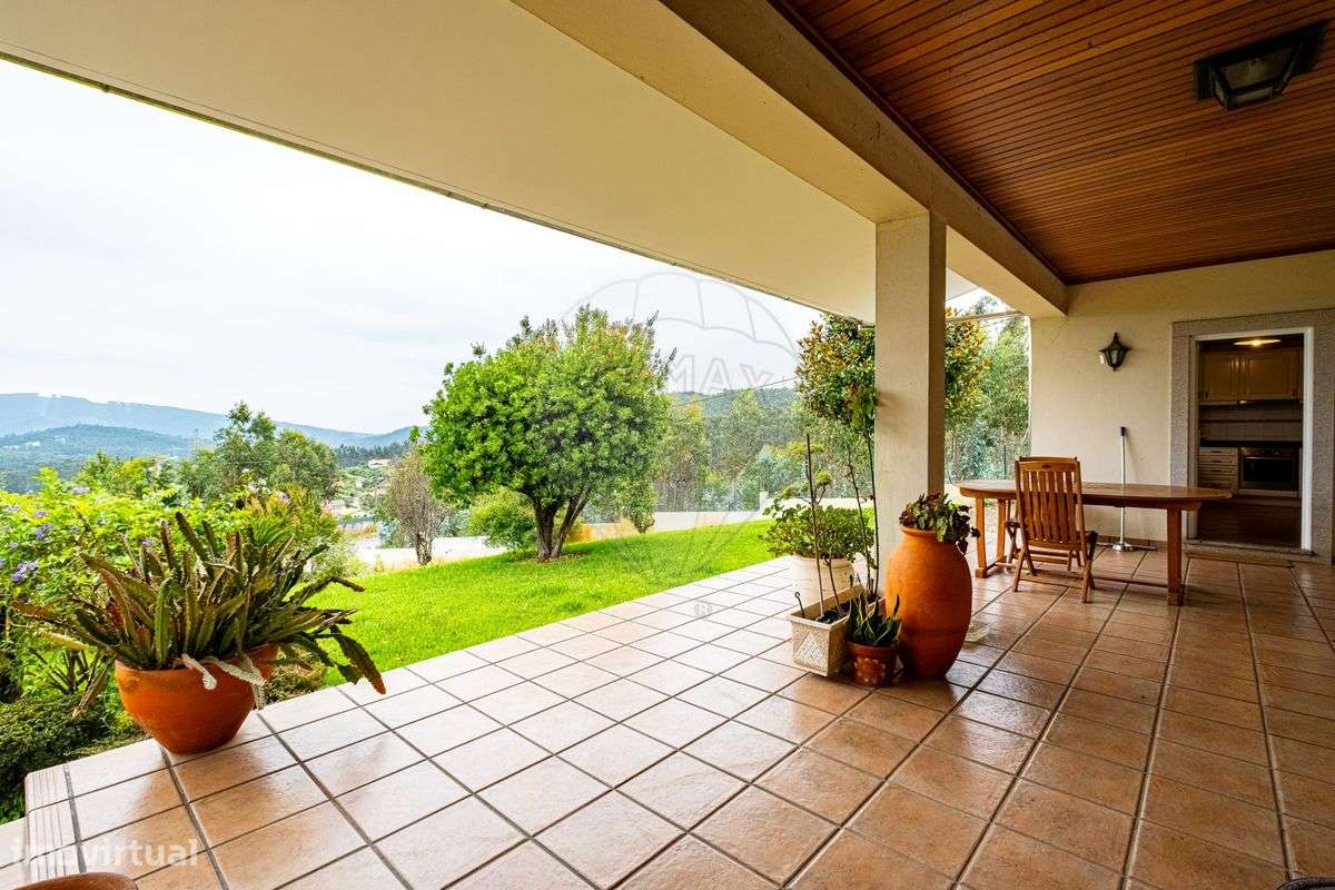 Moradia T4 para venda-27