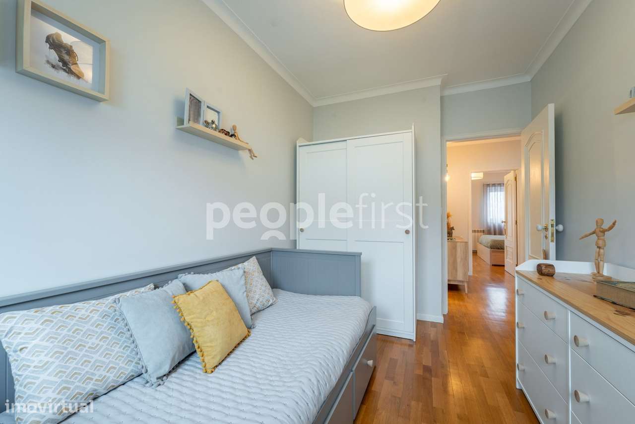 Moradia com garagem no centro da Senhora da Hora-23