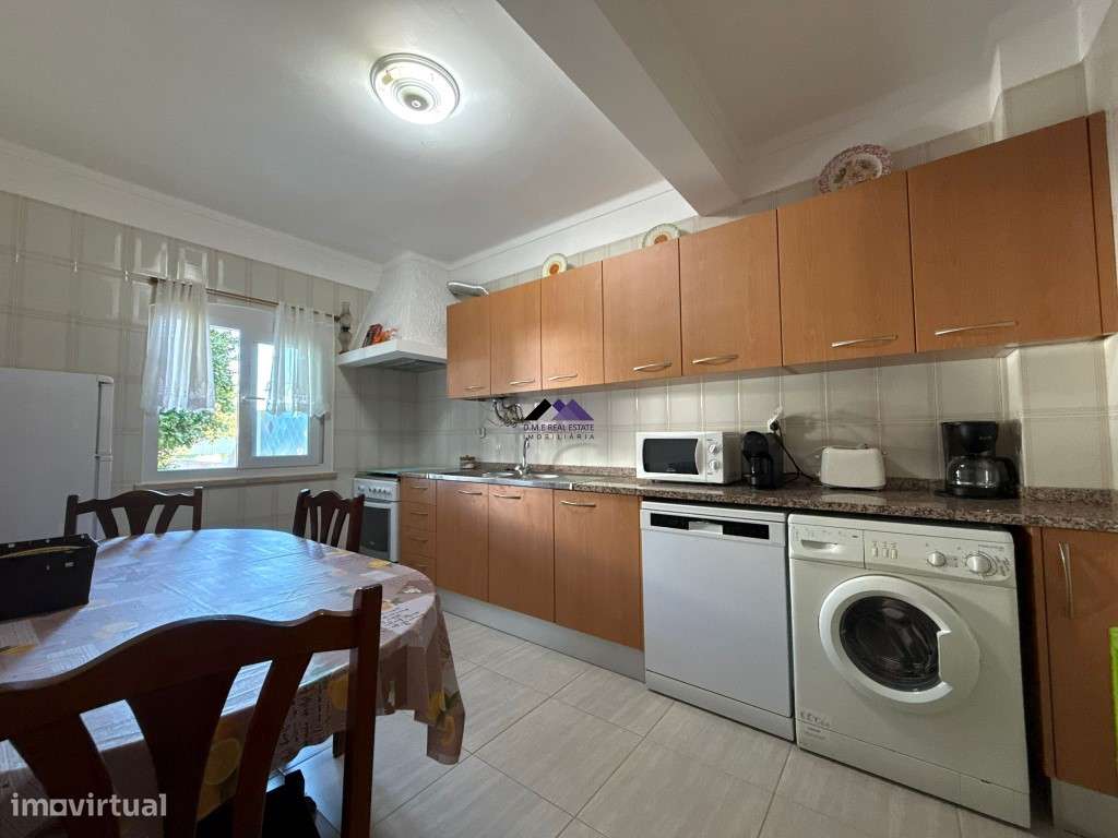 Moradia V3 com Estacionamento e Quintal-5