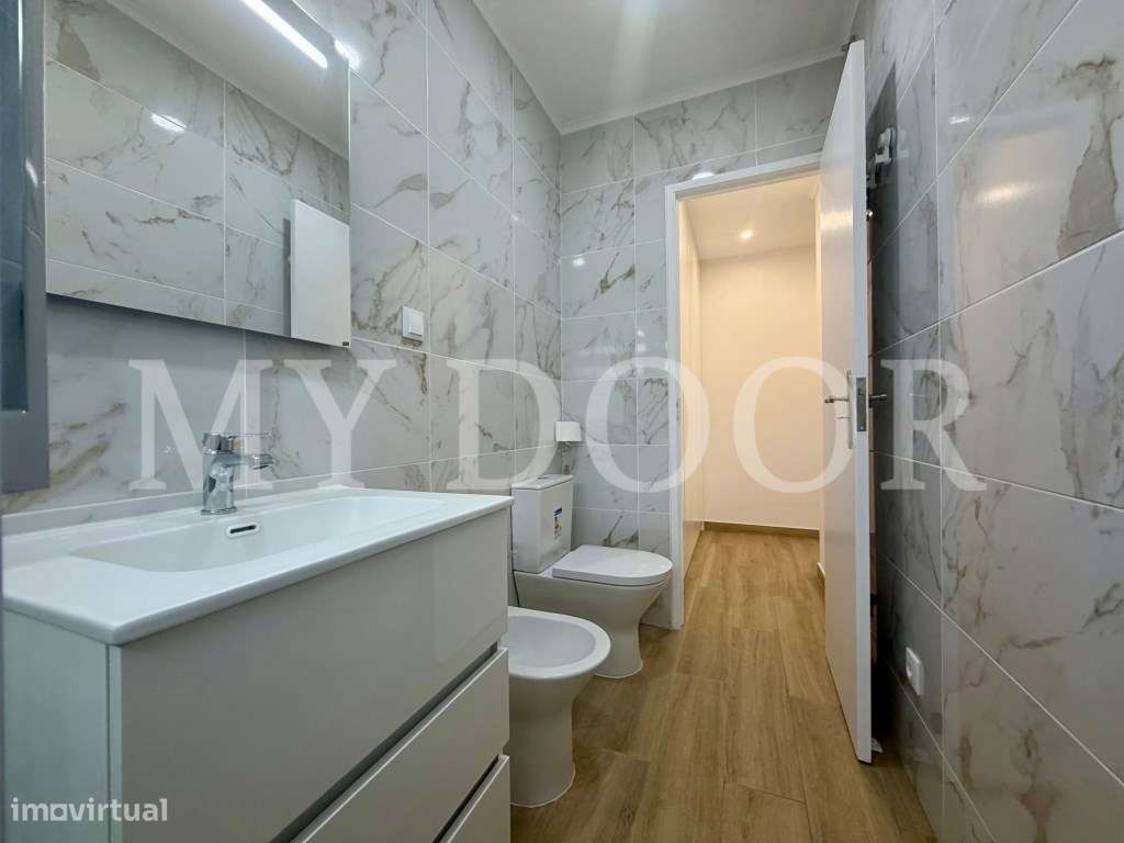 Apartamento p/ Venda - T2 - Barreiro - 2º andar - Central-33