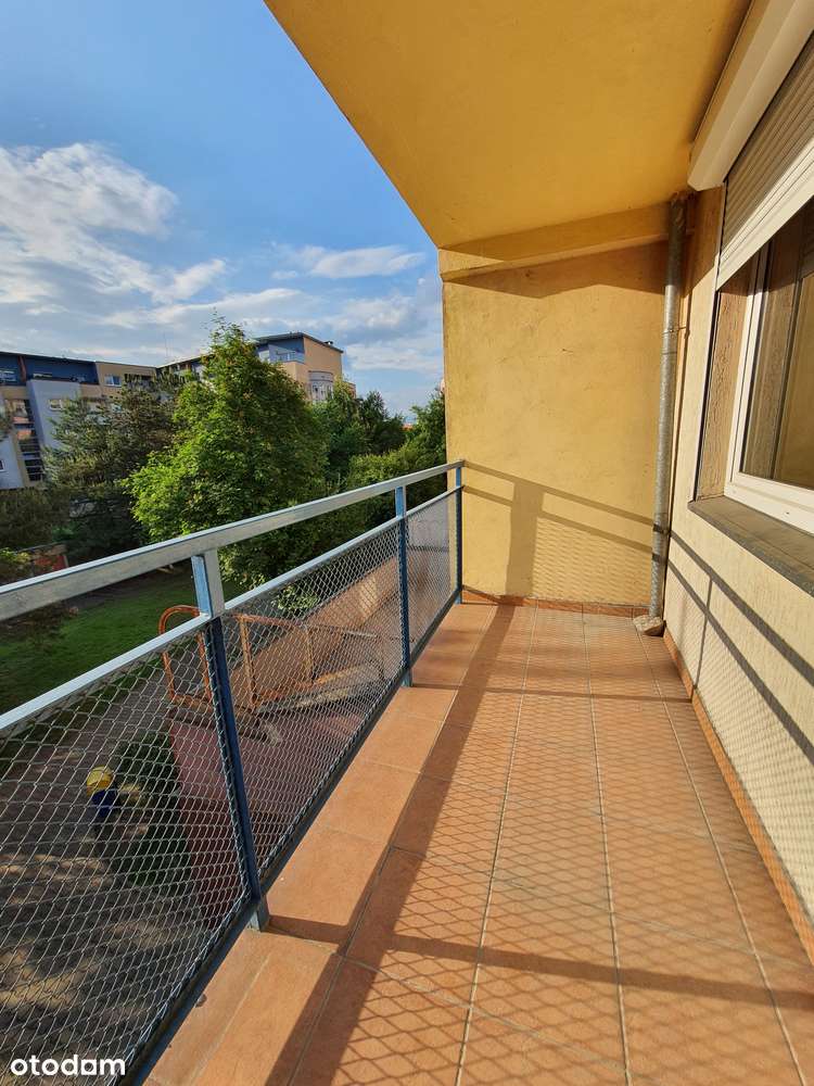 w pełni rozkładowe, dwustronne 3 os. pokoje,2 balkony,piwnica, GARAŻ !-16