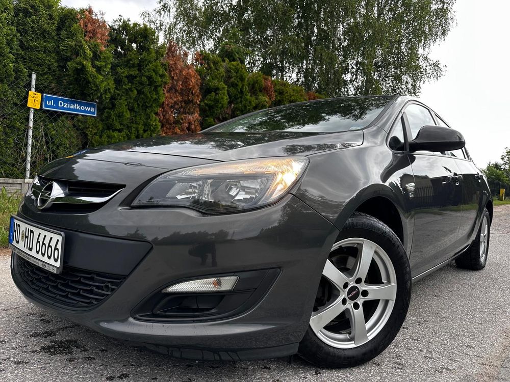 Opel Astra J 1.4 Turbo 2012