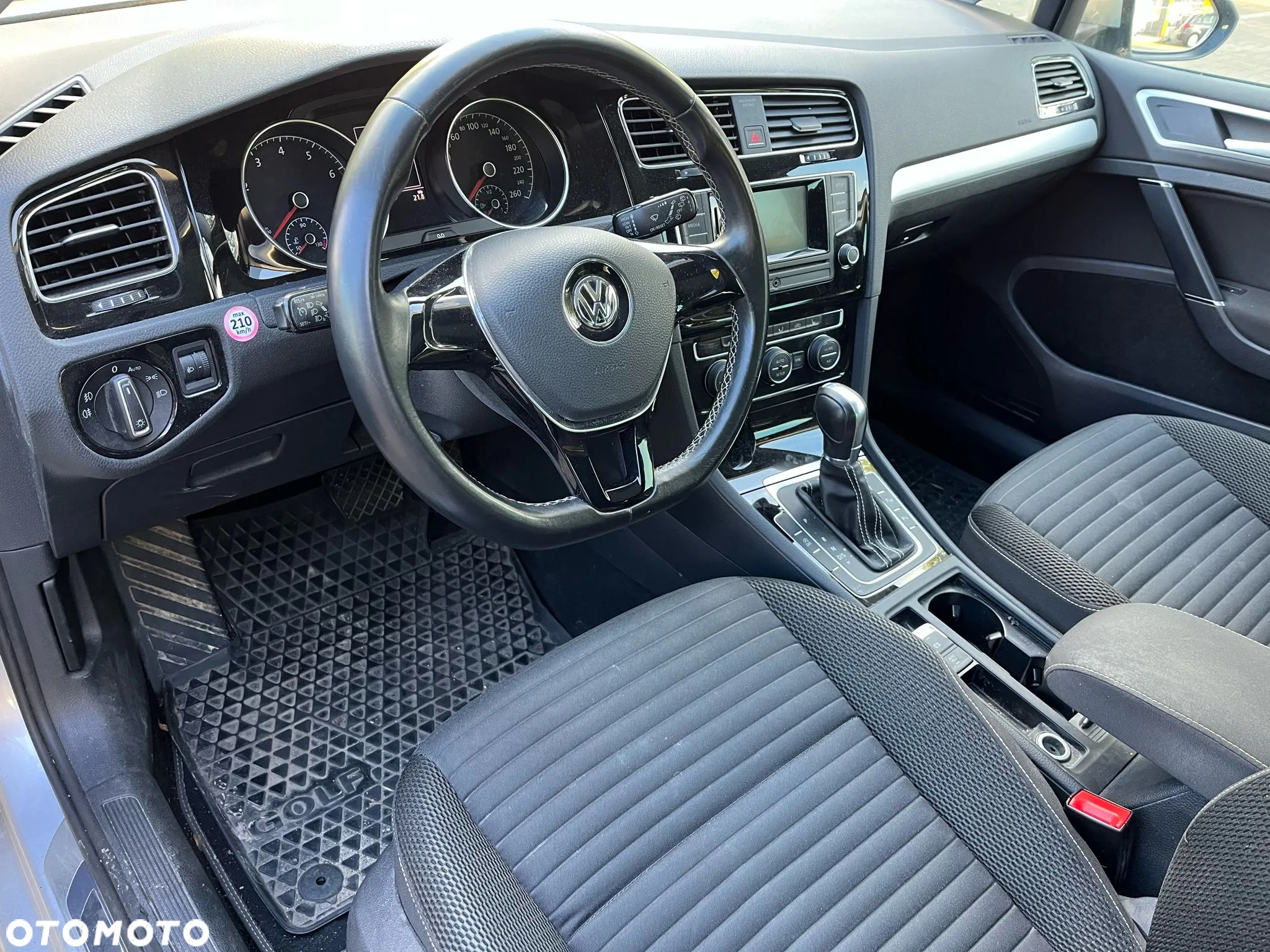 Volkswagen Golf 1.2 TSI BlueMotion Technology DSG Cup - 5