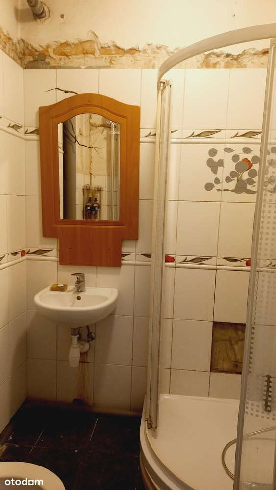 2-pok., do remontu przy pl. Hallera-6