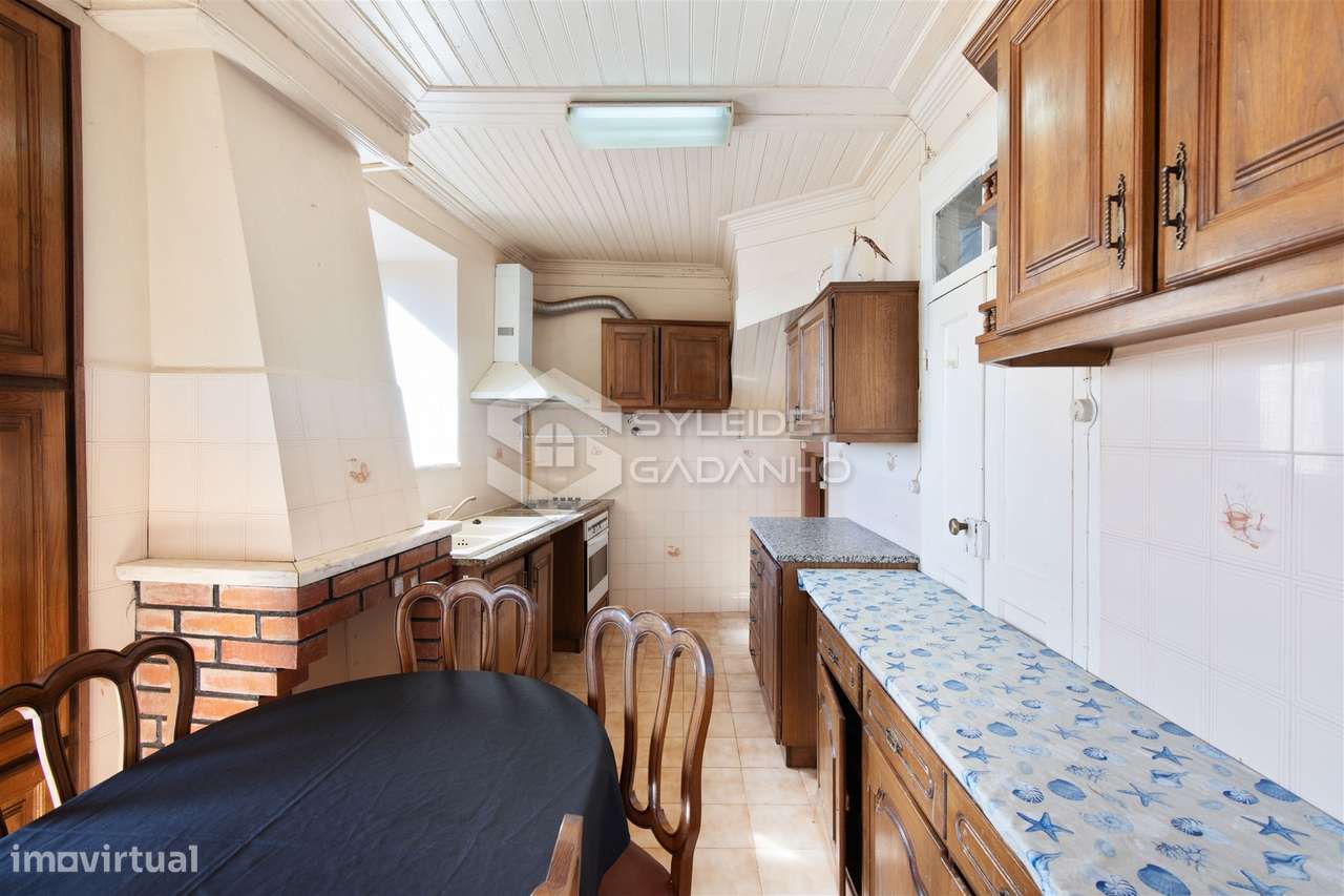 Prédio para venda centro de Caria com comércio no rés-do-chão e ampla-37