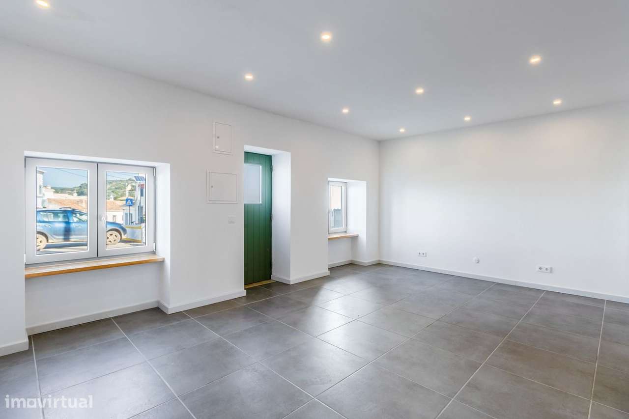 MORADIA RENOVADA EM BARÃO DE S. MIGUEL - Grande imagem: 4/17