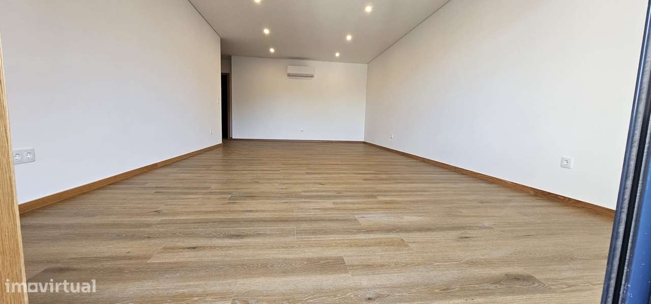 Comprar Excepcional T3 com Terraço ao Metro do Parque Urbano - Grande imagem: 4/12