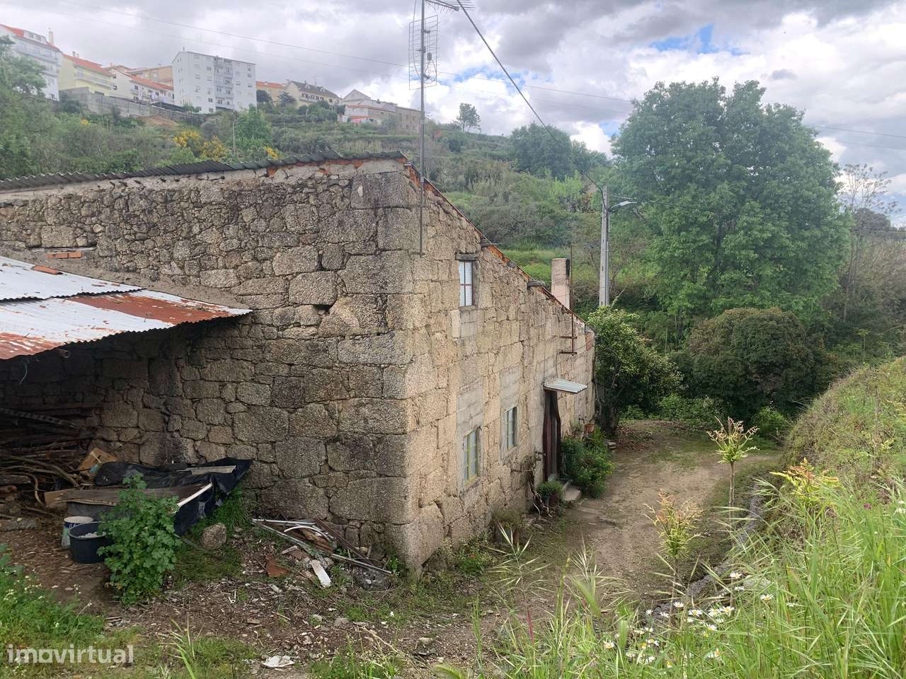 Moradias Urbanas para reconstruir e Terreno Rústico - Junto ao Bar Per - Grande imagem: 5/14