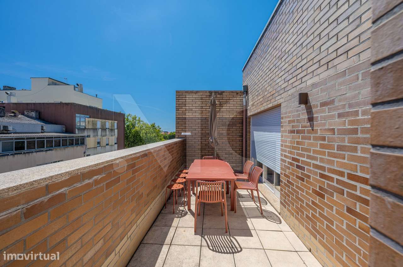 Penthouse T2 Matosinhos em Condomínio fechado com Garagem e Arrumos-18