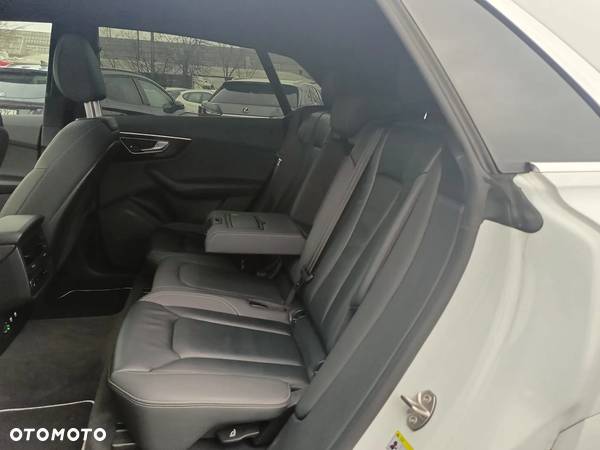 Audi Q8 55 TFSI mHEV Quattro Tiptronic - 13