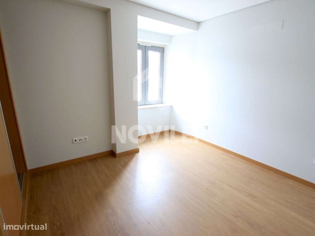 T2 no centro de Leiria junto à Fábrica de papel e Museu. - Grande imagem: 5/11