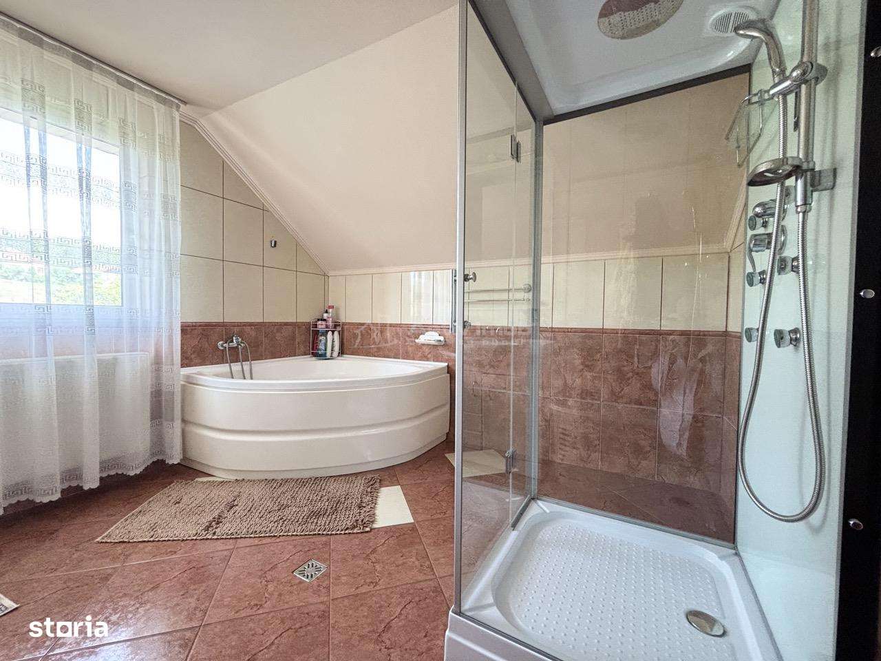 Casa - Vila - str. Piatra Craiului-9