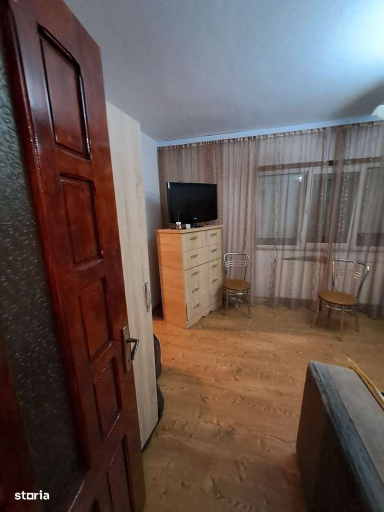 Apartament 2 camere de vanzare Adjud - Casa de Cultura - Imagine principală: 5/15