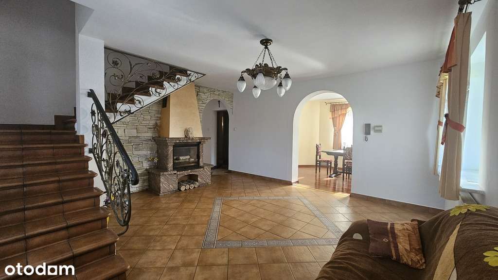 Dom pełen charakteru w stylu polskiego dworu-14