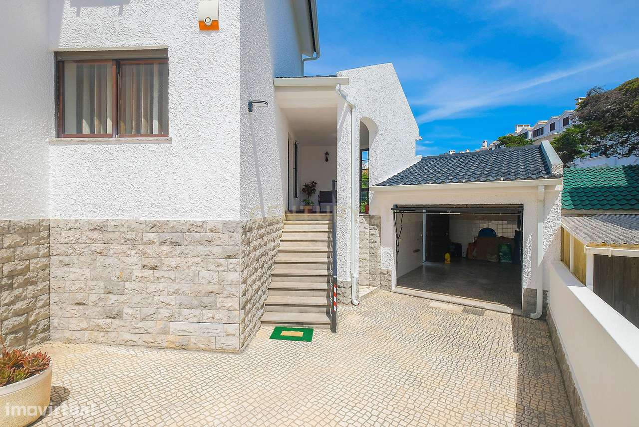 Moradia T5 em Carcavelos — Espaço, Conforto e Localização Privilegiada-39