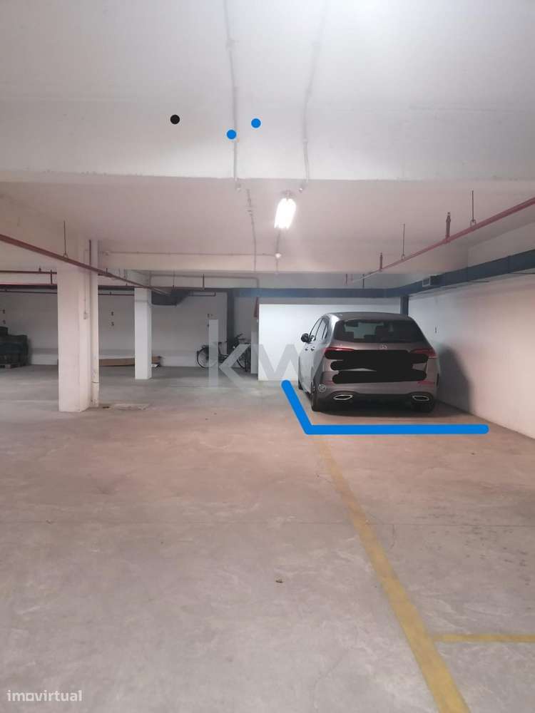 Vende-se lugar de estacionamento, com 12,5m2, na Av. Columbano Bordalo - Grande imagem: 3/6