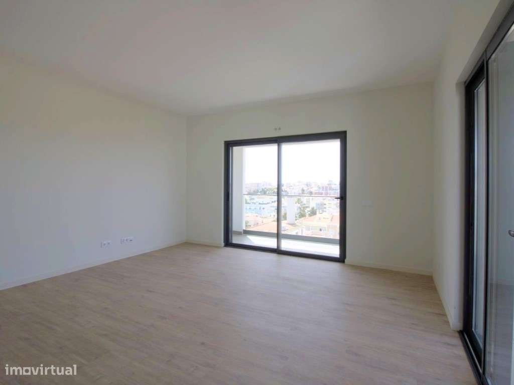 Apartamento T4 com vista desafogada em Portimão - Grande imagem: 3/52