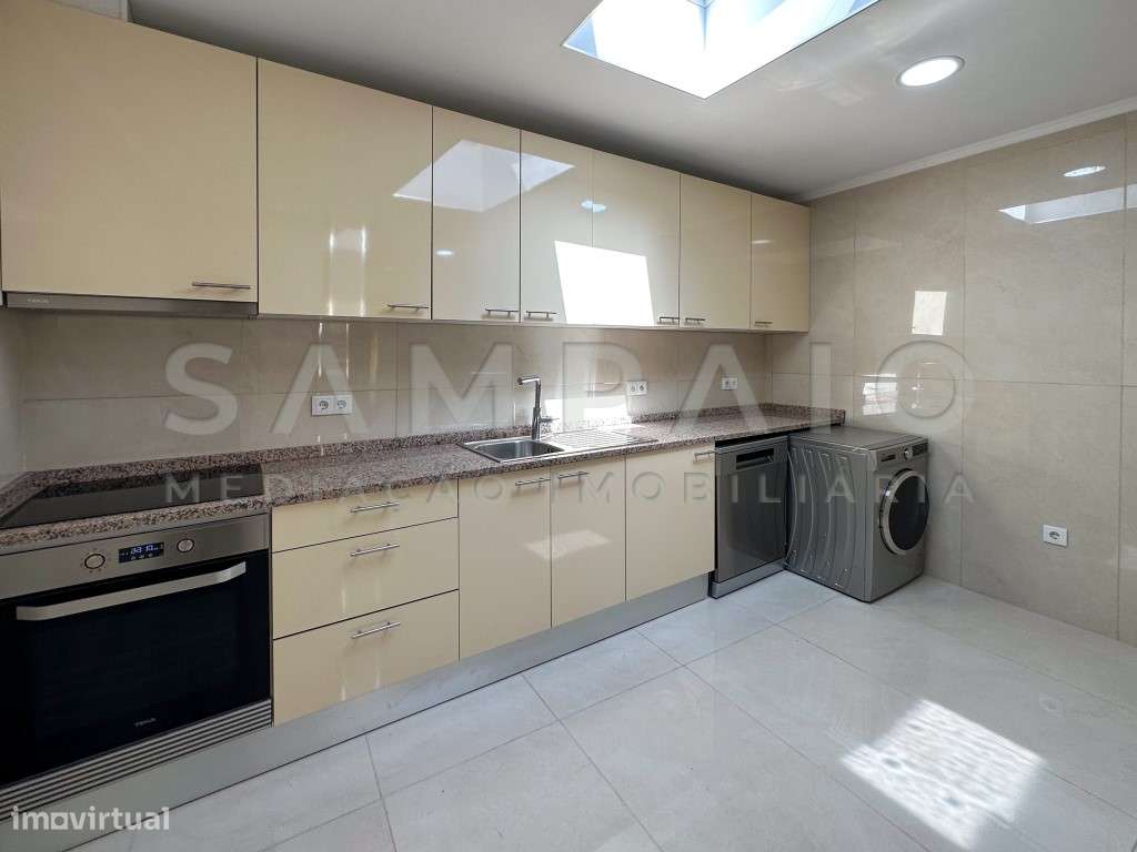 Moradia T2 C/ Terraço - S. Roque - Grande imagem: 3/29