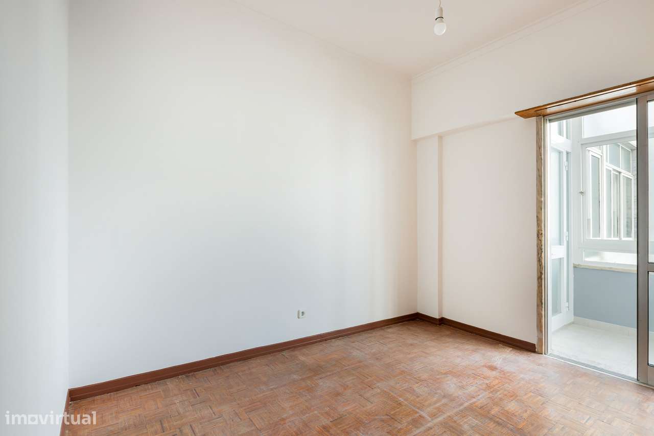 Excelente Apartamento T2 para venda em Caneças - Grande imagem: 4/25