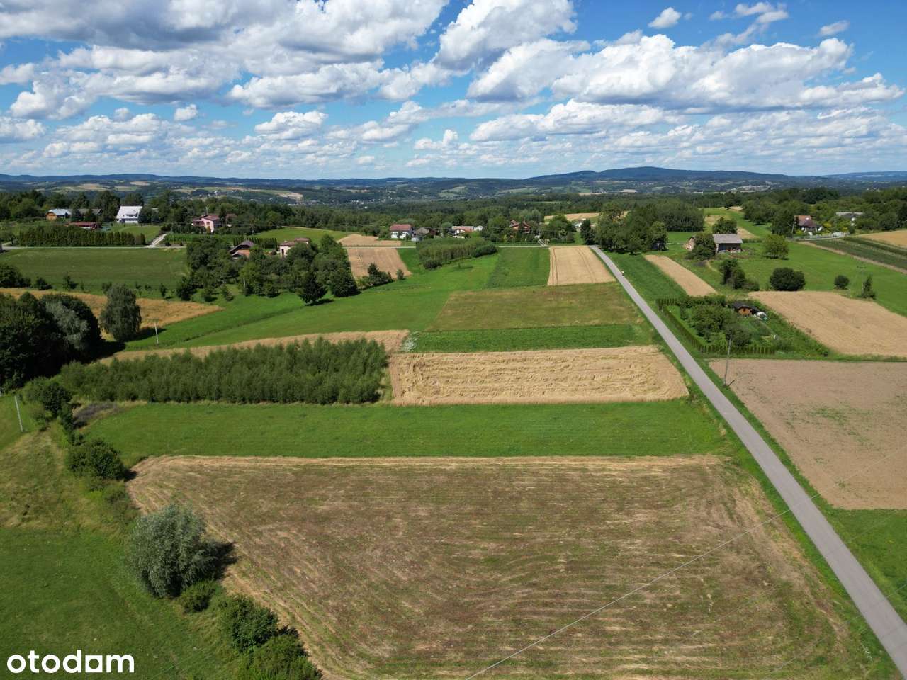 DZIAŁKA W SPOKOJNYM MIEJSCU Z ŁADNYM WIDOKIEM!!!-3
