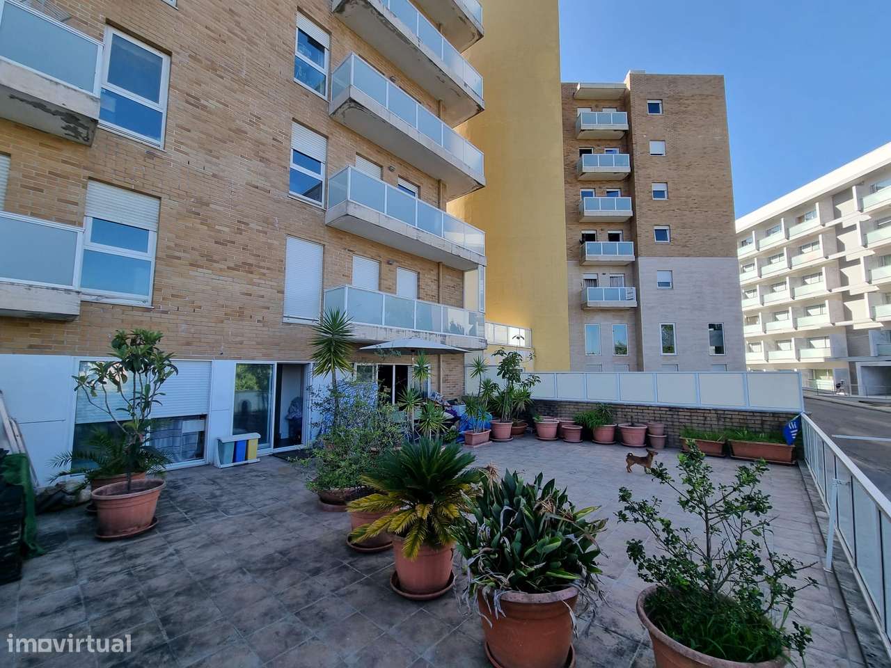 Apartamento T2 com excelente terraço no Vinhal, V. N. Famalicão-12