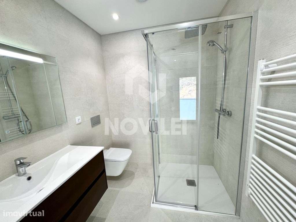 Moradia T3 em condomínio Fechado no centro de Leiria.-14