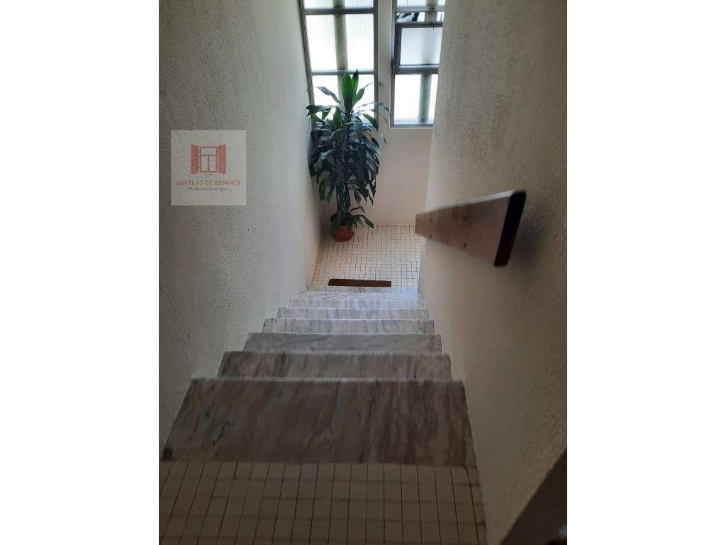 Vende-se T1- Amadora Junto a estação de Comboio e Metro da Reboleira-14