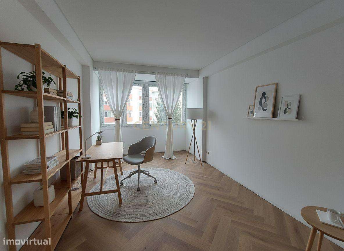 T4 Totalmente Renovado em Paço de Arcos – Vista de Mar,  a 5 Minutos d - Grande imagem: 4/23