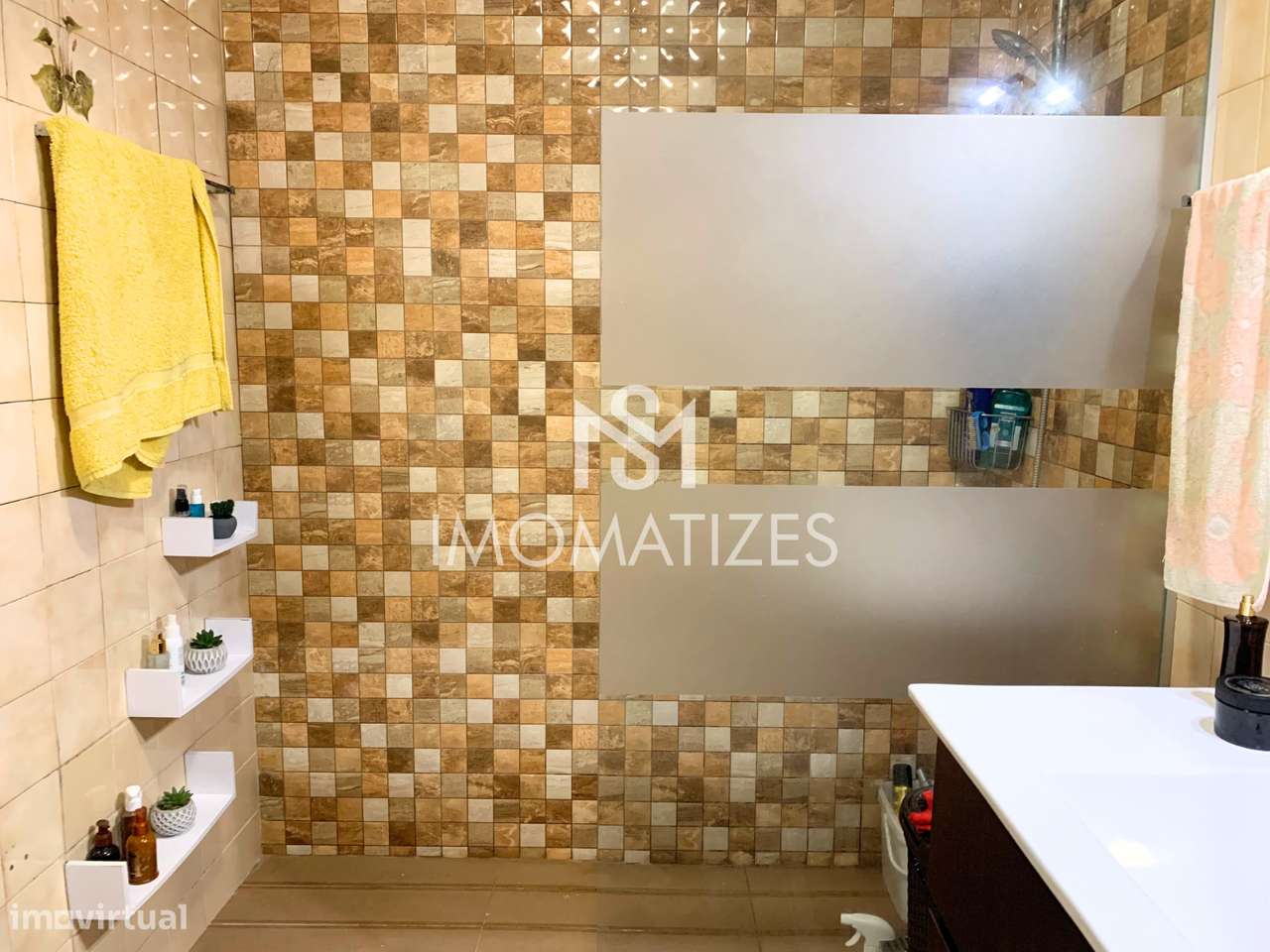 Moradia Bifamiliar T3 + T1 em São Romão do Coronado-24