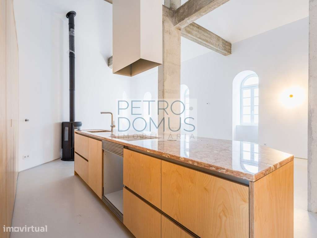 Apartamento T1+1 Único no Centro Histórico de Leiria-7