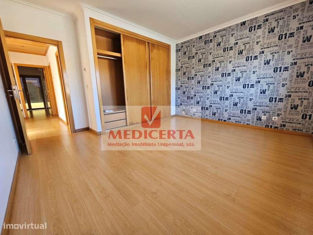 Algueirão - Moradia/Isolada T5 + Logradouro 350m² + Garagem-22