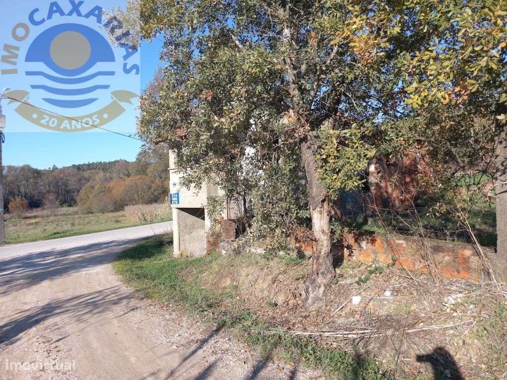 Moradia para recuperar com extenso logradouro-6