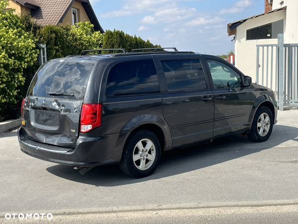 Dodge Grand Caravan - 15