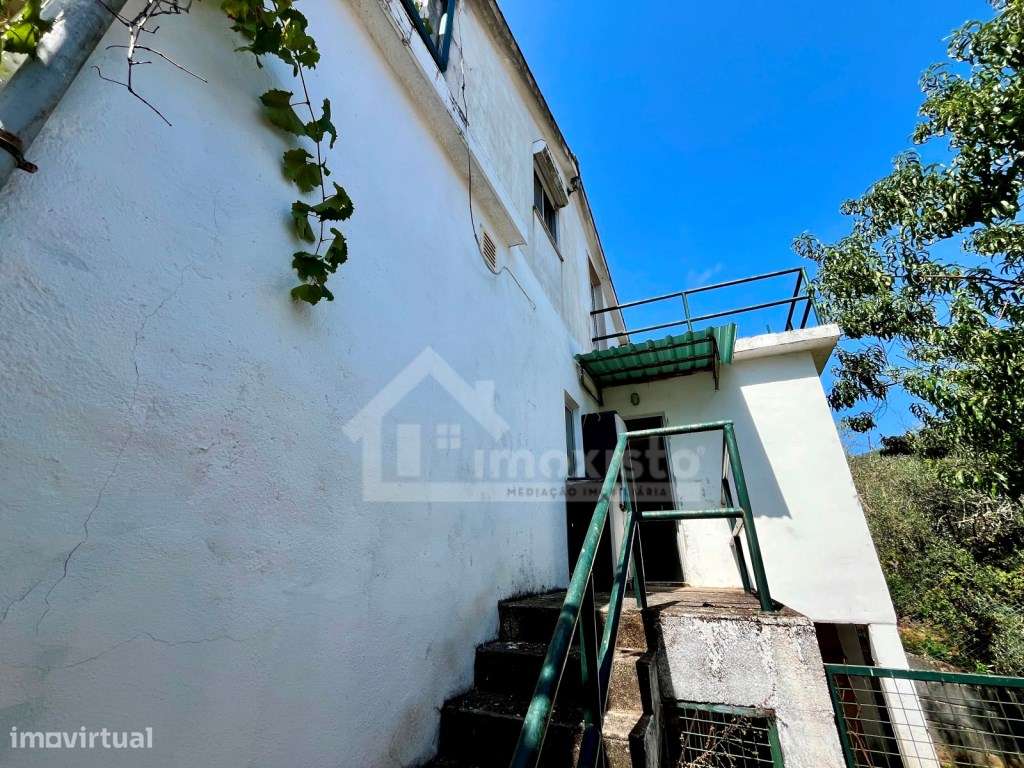 Moradia T4 pronta a habitar em Castanheira de Pera-26