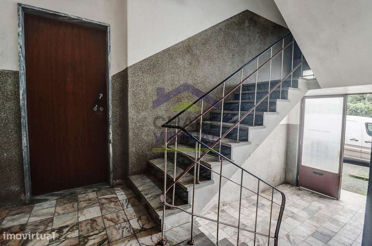 Moradia V4 com Quintal e Sõtão - Centro Bombarral-33