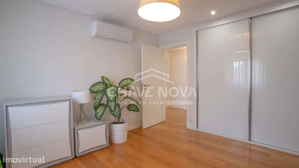 Moradia T4 com Vista Mar em São Félix da Marinha-24