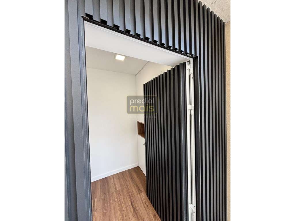 Moradia Individual T2 Remodelada com Jardim em Mouquim - Vila Nova ...-7