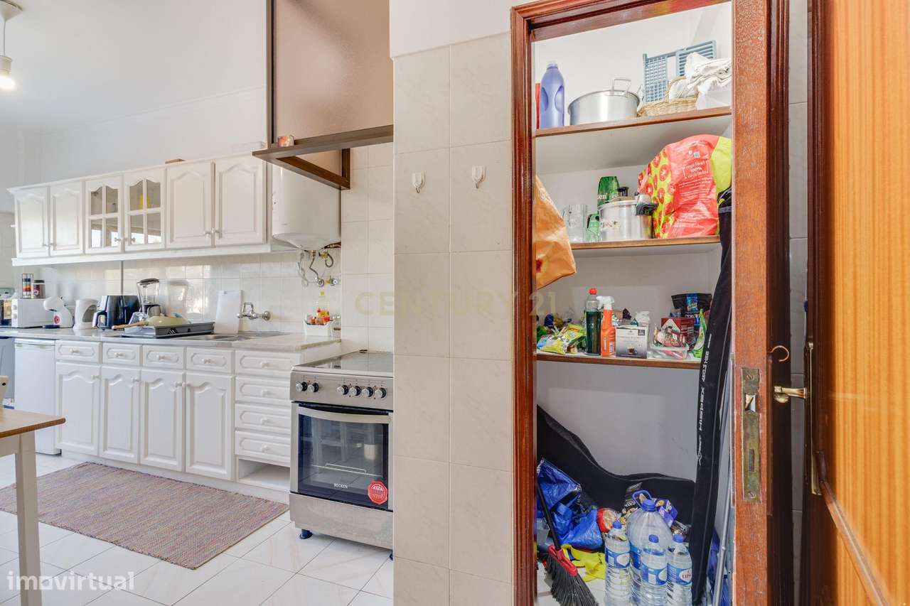 Apartamento T1 com Arrecadação no Cacém-6