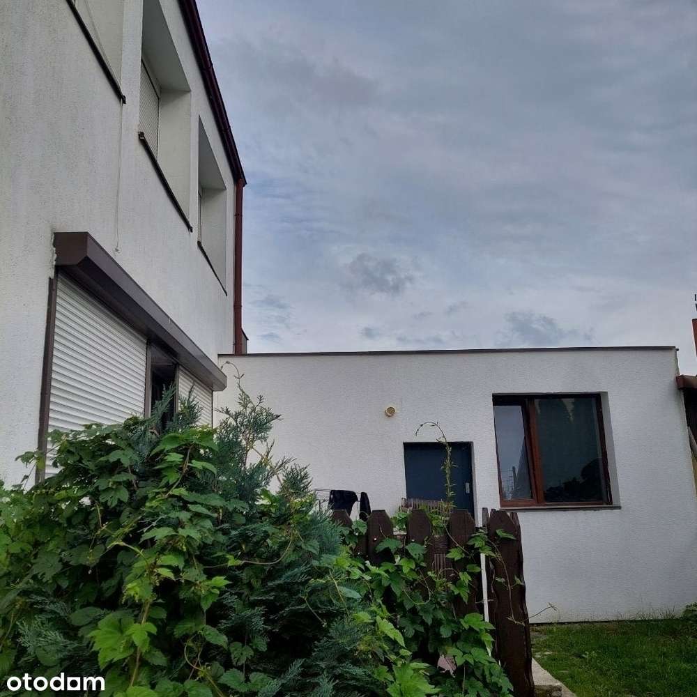 Podolany . Wolnostojący , przestronny + mieszkanie - Pełny obrazek: 3/13