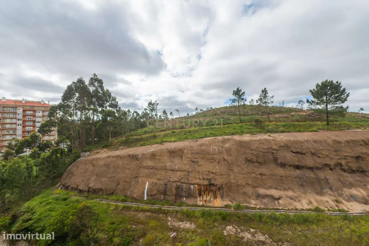Excelente apartamento T2 com parqueamento em Rio de Mouro-39
