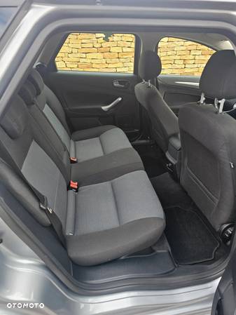 Ford Mondeo 1.8 TDCi Ambiente - 19