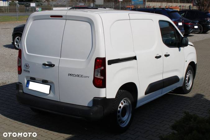 Toyota Proace City - 9